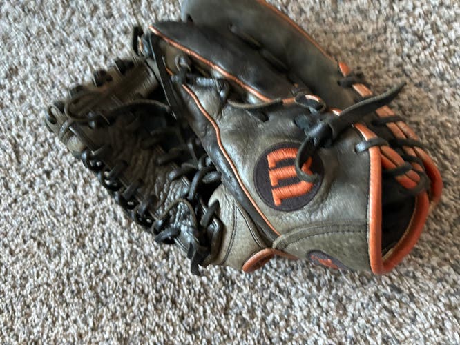 Wilson A1000 12.5”