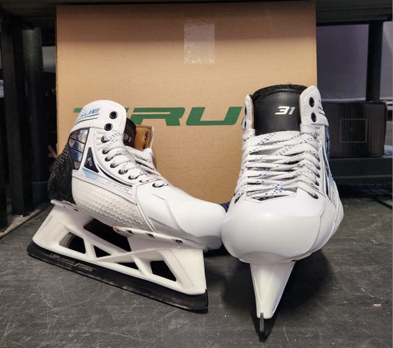 TRUE SVH pro return 2 Piece Goal Skates size 10 with Bauer Vertexx Holders (Toronto) [21010031]
