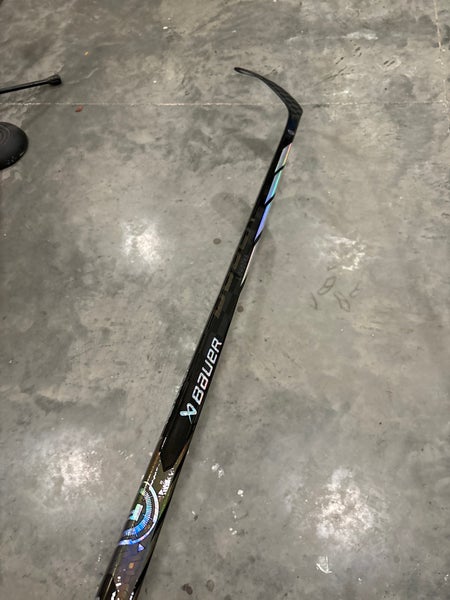 (BRAND NEW) Senior RH P28 Proto-R Hockey Stick