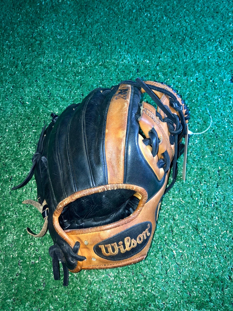 Used Wilson A2K 1786 Right Hand Throw Infield Baseball Glove 11.5"