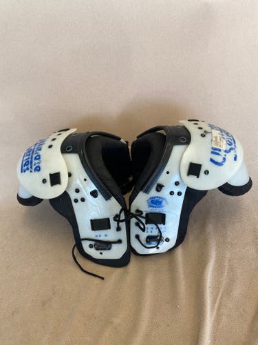 Used Youth Medium Ultimate Shoulder Pads