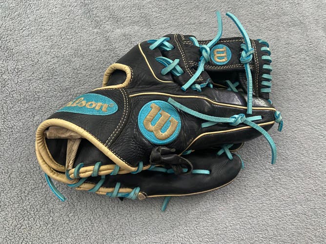 Wilson A1000 11.5” Baseball Glove