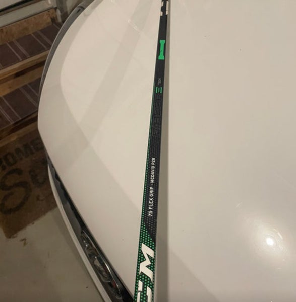 Senior Right Handed P28 RibCor 76K Hockey Stick