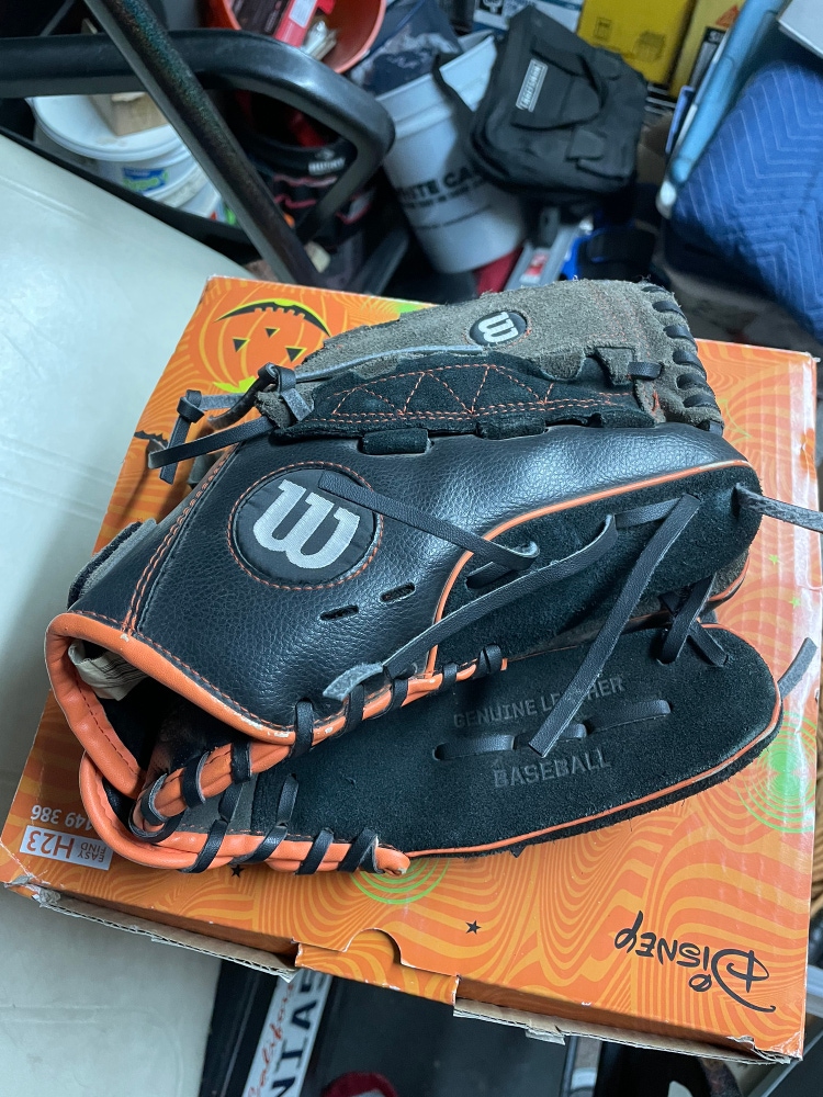 Pitcher's 11.5" Baseball Glove