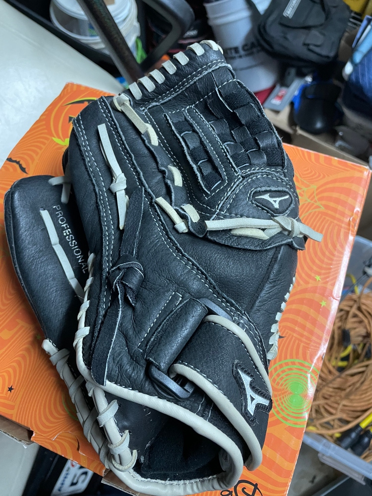 Pitcher's 12" Baseball Glove