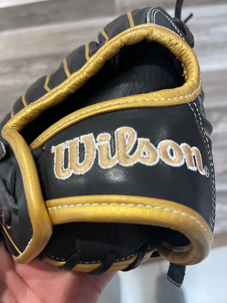 Wilson A2000 H75 Fastpitch Glove