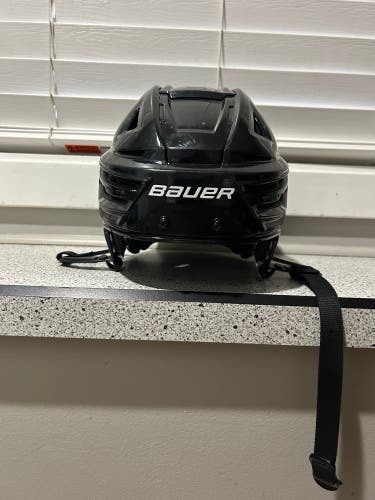 Used Small Bauer Re-Akt 150 Helmet