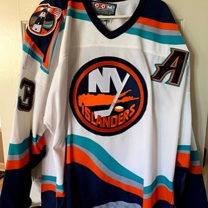 NHL Authentic New York Islanders #13 Claude LaPointe (A) Vintage 96-98 Jersey