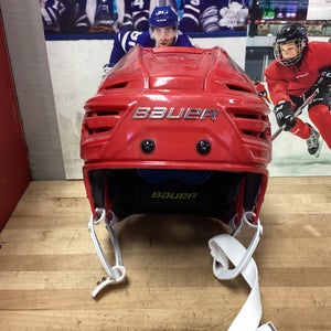 New medium  red Bauer Re-Akt 150 Helmet and white 150 medium