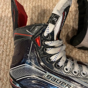 Junior Bauer Size 2 Vapor X900 Hockey Skates