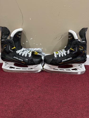 Bauer Size 3EE Supreme M5 Pro Hockey Skates Item#JT30S