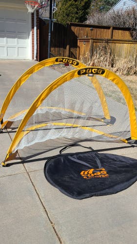 Used Pugg Pop-up Nets - set of 2 with carry bag
