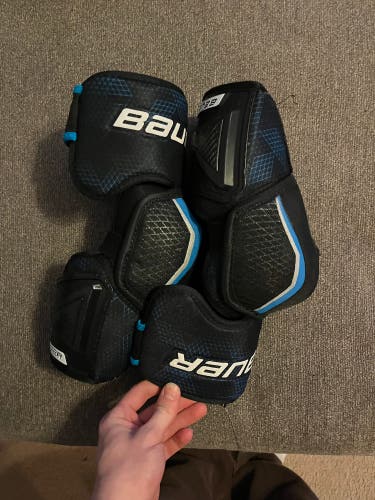 Used Medium Bauer Elbow Pads