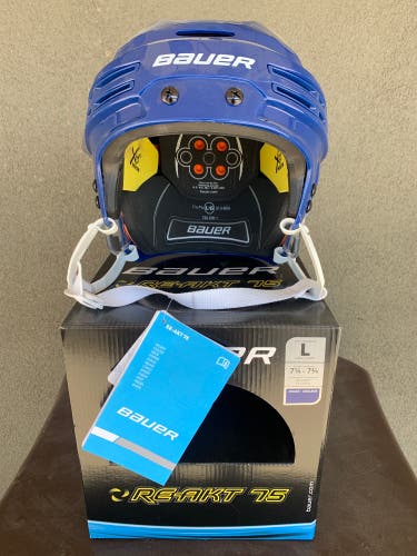 New Large Bauer  Re-Akt 75 Helmet