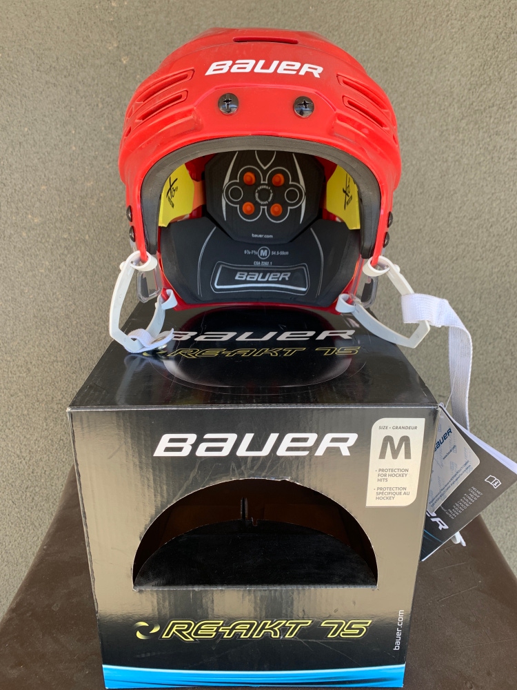 New Medium Bauer  Re-Akt 75 Helmet