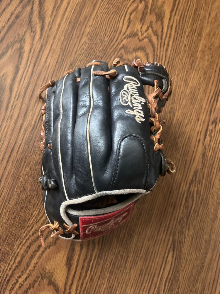 2022 Pitcher's 11.5" Heart of the Hide Baseball Glove