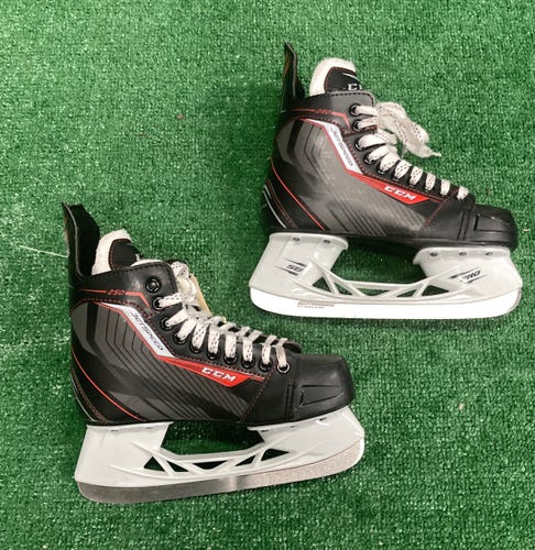 Used Intermediate CCM JetSpeed 250 Hockey Skates Regular Width Size 4