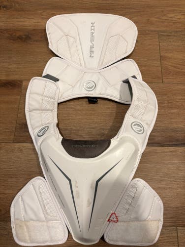 Used Medium Maverik M5 Shoulder Pads