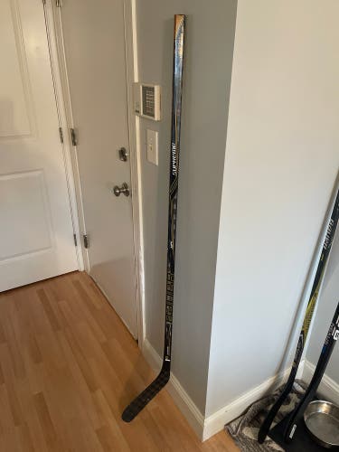 Senior Right Handed P88 Supreme 1S Hockey Stick