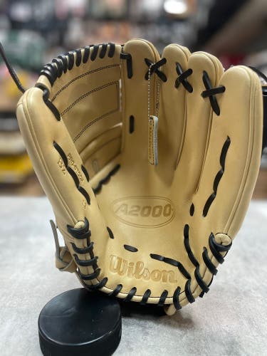 New Wilson 12" B2 A2000 Baseball Glove Right Hand Throw