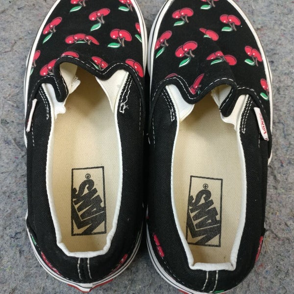 Vans Classic Slip On Womens Shoes Size 6 Canvas Skate Sneaker Cherries Black