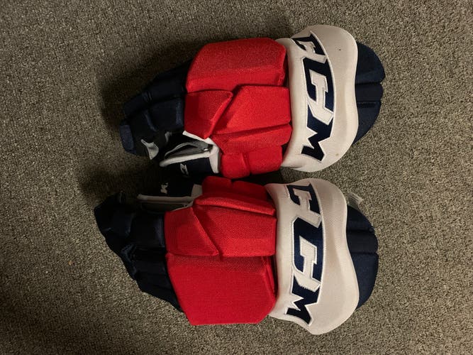 AHL Rochester Americans CCM HGTKPP Gloves 13”