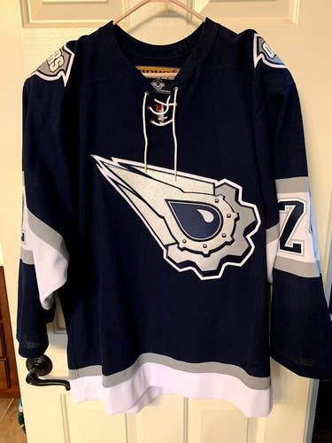 Oilers alternate Steve Staios jersey