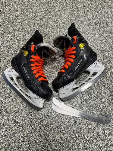 Junior Used Bauer Supreme 3S Pro Hockey Skates Regular Width Pro Stock Size 3