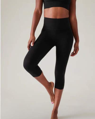 Athleta Elation Capri Women's Size: M Black Active Yoga 18" Inseam