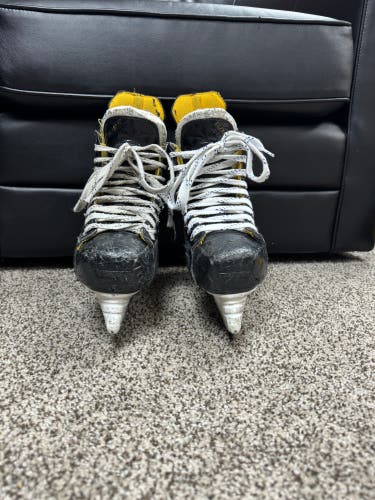 Used Bauer Regular Width Size 5 Supreme S170 Hockey Skates
