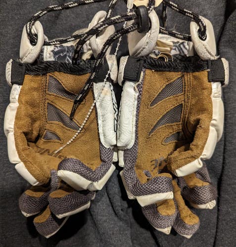 Used Brine King Superlight II Lacrosse Gloves 10"