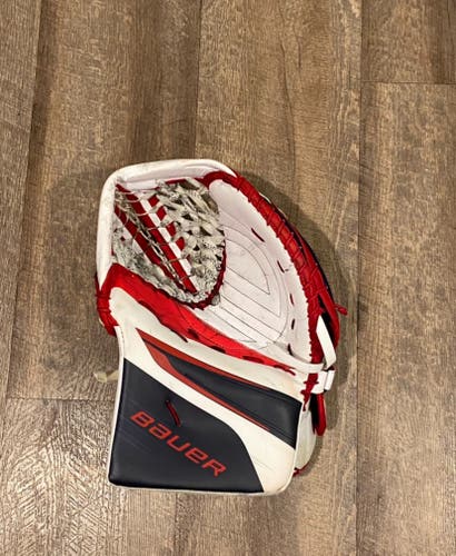 Used/ Like New Regular Pro Stock Hyperlite 2 Goalie Glove