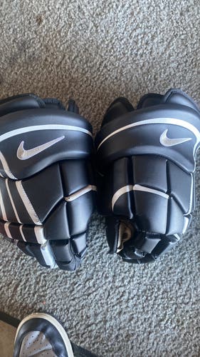 Used Nike 14" Gloves