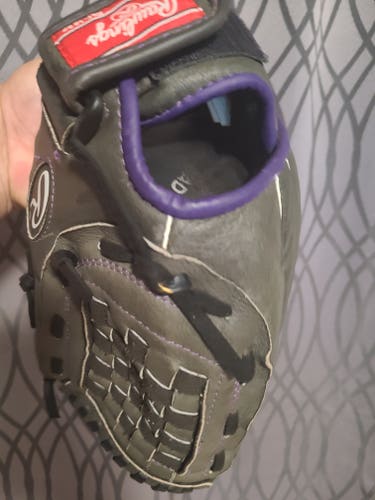 Used Right Hand Throw Rawlings Infield Storm Softball Glove 12"