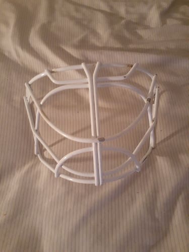 Used Bauer Profile Non-Certified Cat Eye Cage Senior Size Small