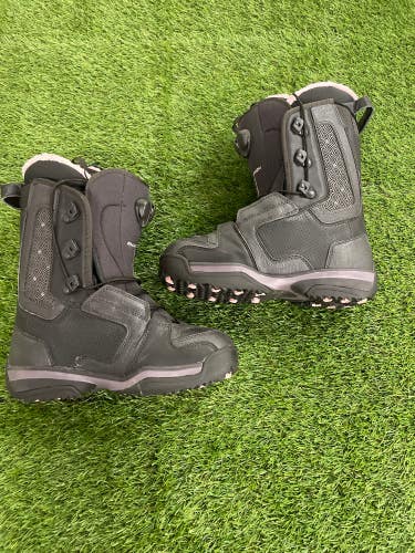 Used Women's Size 6.5 Salomon Lily Snowboard Boots