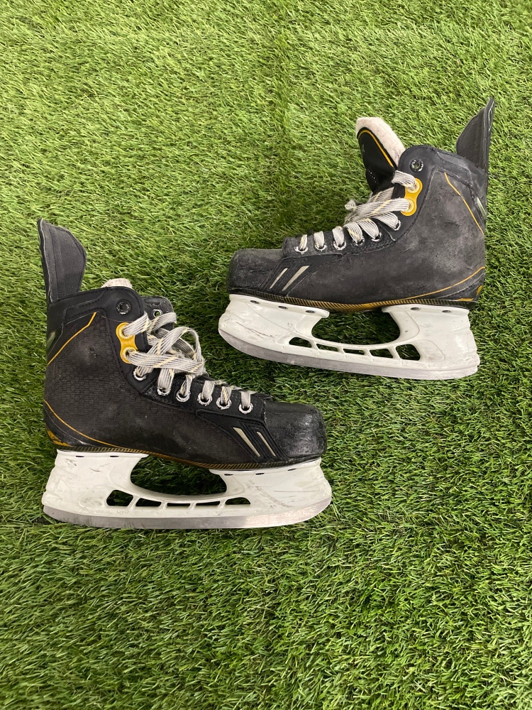 Used Intermediate Bauer Supreme One.6 Hockey Skates Regular Width Size 4