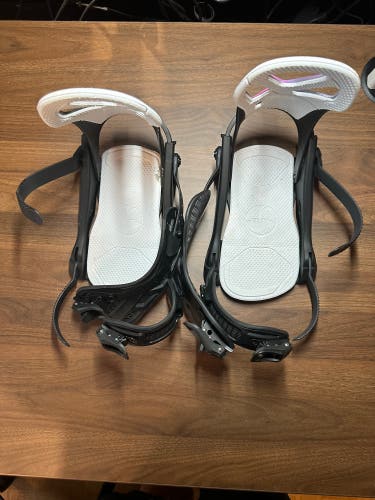 Used Medium Arbor Hemlock Snowboard Bindings All Mountain