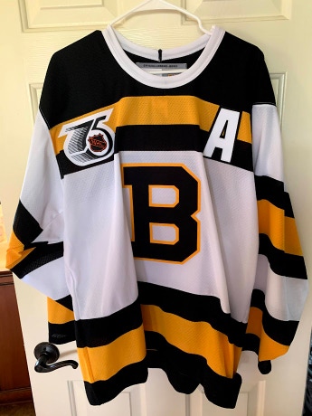 Vintage throwback Boston Bruins Cam Neely jersey