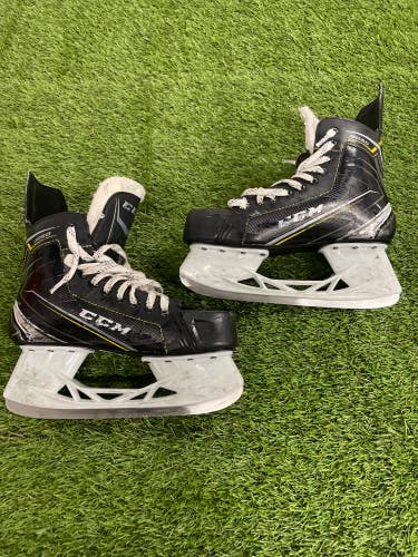 Used Senior CCM Tacks 9050 Hockey Skates Regular Width 7.5