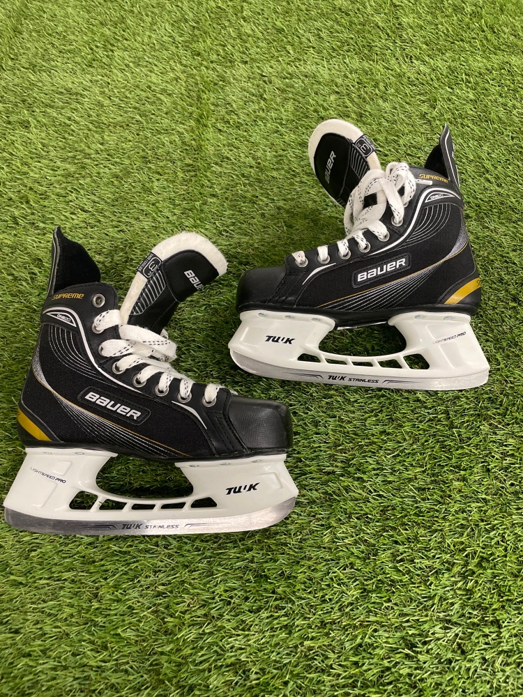 Used Junior Bauer Supreme 120 Hockey Skates Regular Width Size 3
