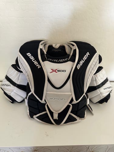 Used Small Bauer Vapor X900 Goalie Chest Protector