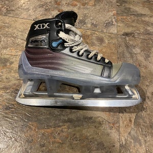Intermediate Bauer Size 4 Vapor XIX Hockey Goalie Skates