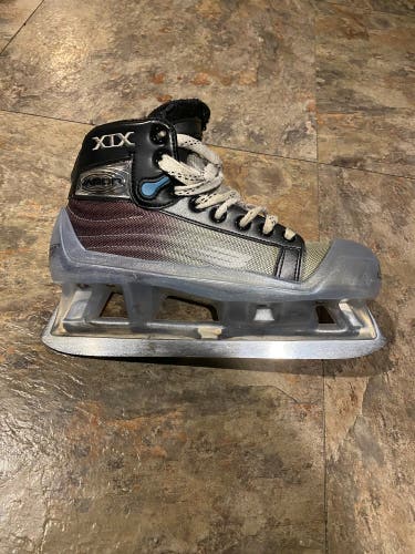 Intermediate Bauer Size 4 Vapor XIX Hockey Goalie Skates