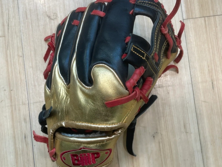 Gold Used Biip Right Hand Throw Infield Baseball Glove 11.75"