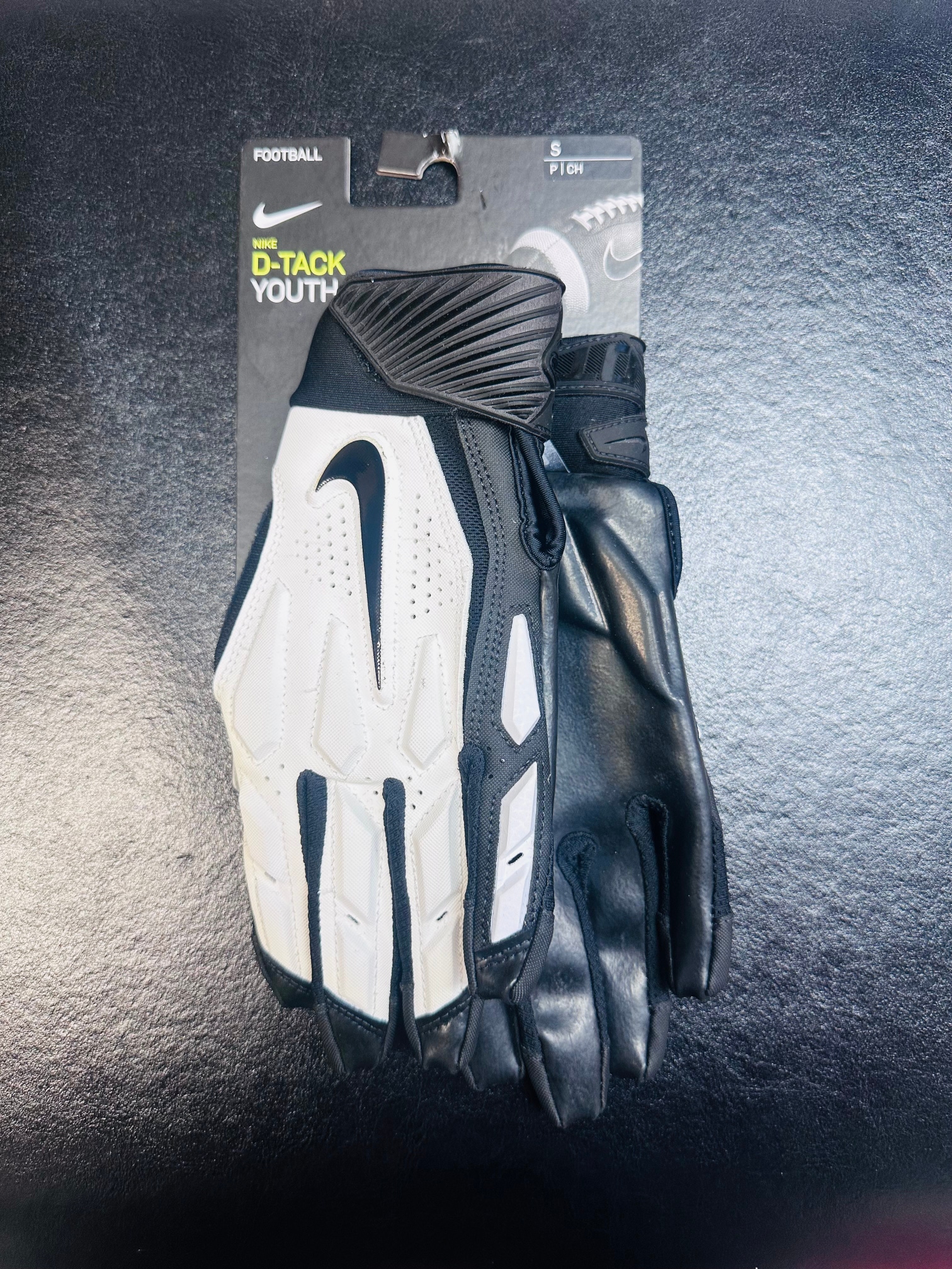 White New Youth Small Nike D-Tack 5 Gloves