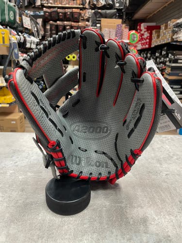 New Right Hand Throw 11.75" A2000 Baseball Glove