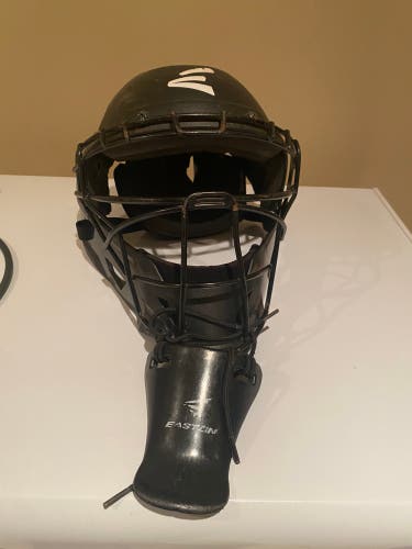 Easton Catchers Helmet 6 1/2 - 7 1/2 Black