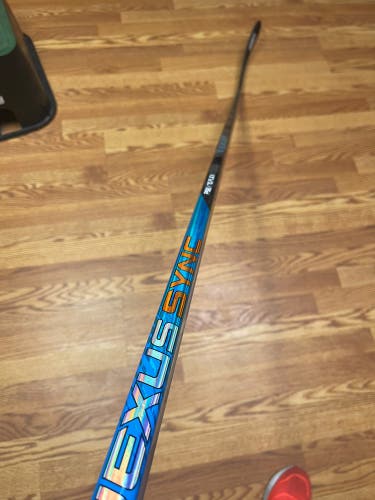Senior Left Hand P92  Nexus Sync Hockey Stick 70 Flex