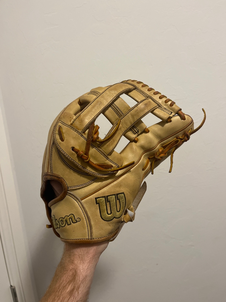 Wilson a2000 1799 12.75 baseball glove